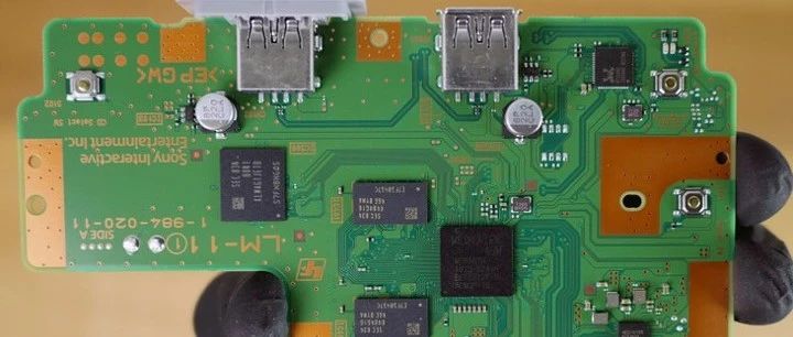 拆解索尼PlayStation Classic，联发科MT8167A处理器 16GB eMMC!