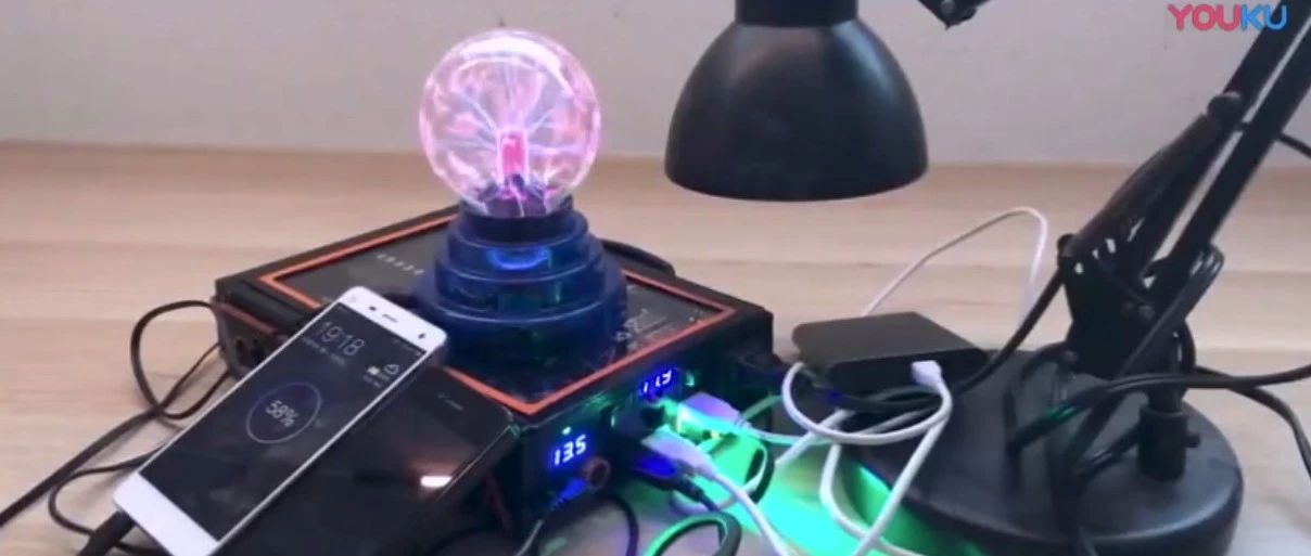 DIY一个60000毫安的超级充电宝，这下子够用了…